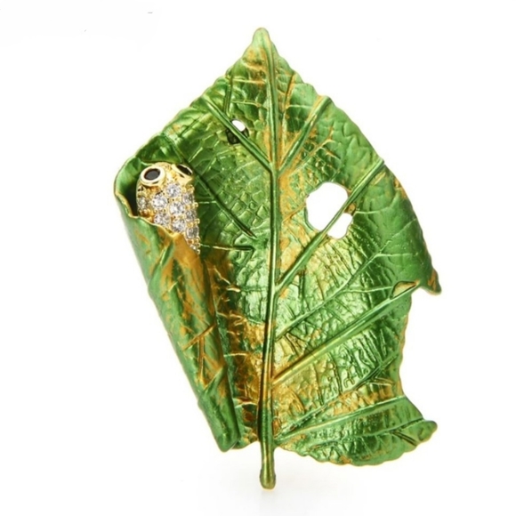 18K Gold Silkworm Leaf Brooch - Picture 2 of 8